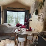 Totu Tiny House Sauna & Wanna Ogrodowa Feriehus Dobiesz