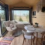 Totu Tiny House Sauna & Wanna Ogrodowa * Dobiesz