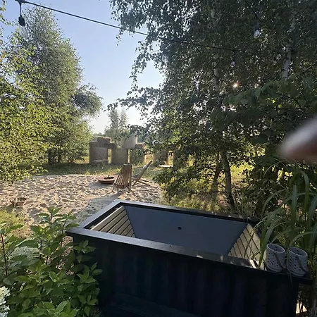 בית נופש Totu Tiny House Sauna & Wanna Ogrodowa