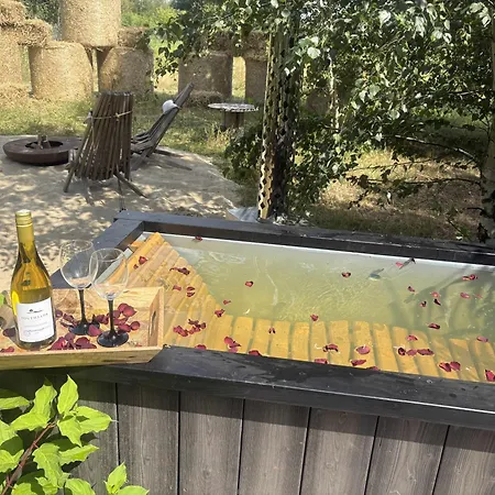 Casa de Férias Totu Tiny House Sauna & Wanna Ogrodowa