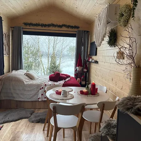 Totu Tiny House Sauna & Wanna Ogrodowa Casa de Férias Dobiesz