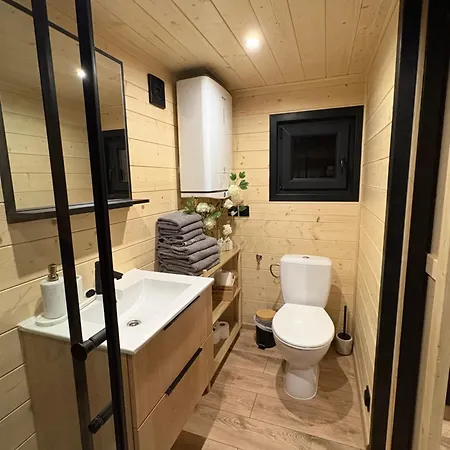 Totu Tiny House Sauna & Wanna Ogrodowa Casa vacanze Dobiesz