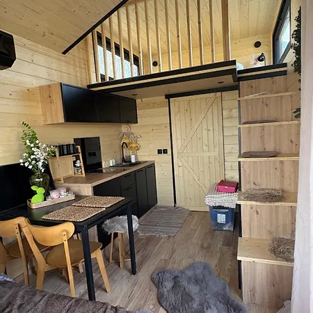 Totu Tiny House Sauna & Wanna Ogrodowa * Dobiesz