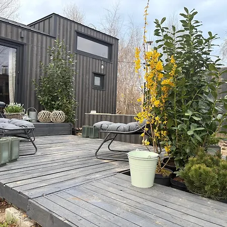 Totu Tiny House Sauna & Wanna Ogrodowa * Dobiesz