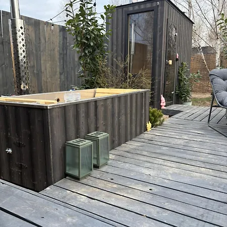 Totu Tiny House Sauna & Wanna Ogrodowa Casa vacanze